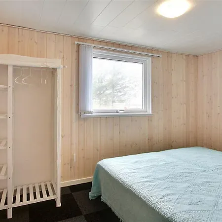 Three-bedroom Holiday In * Hals